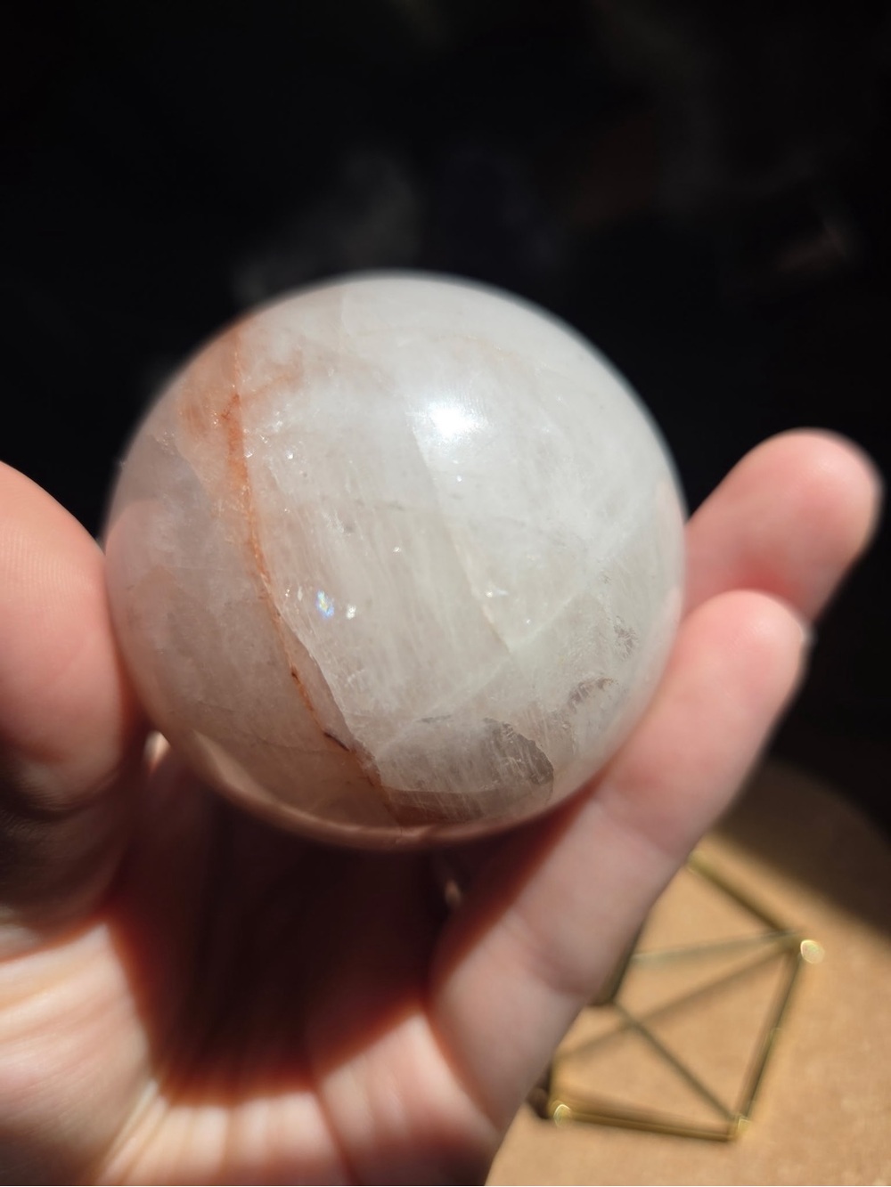 Fire quartz sphere - Picture 8 of 15